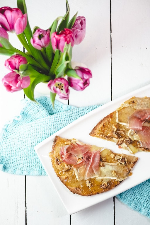 Fig Brie Prosciutto and Walnut Pizza