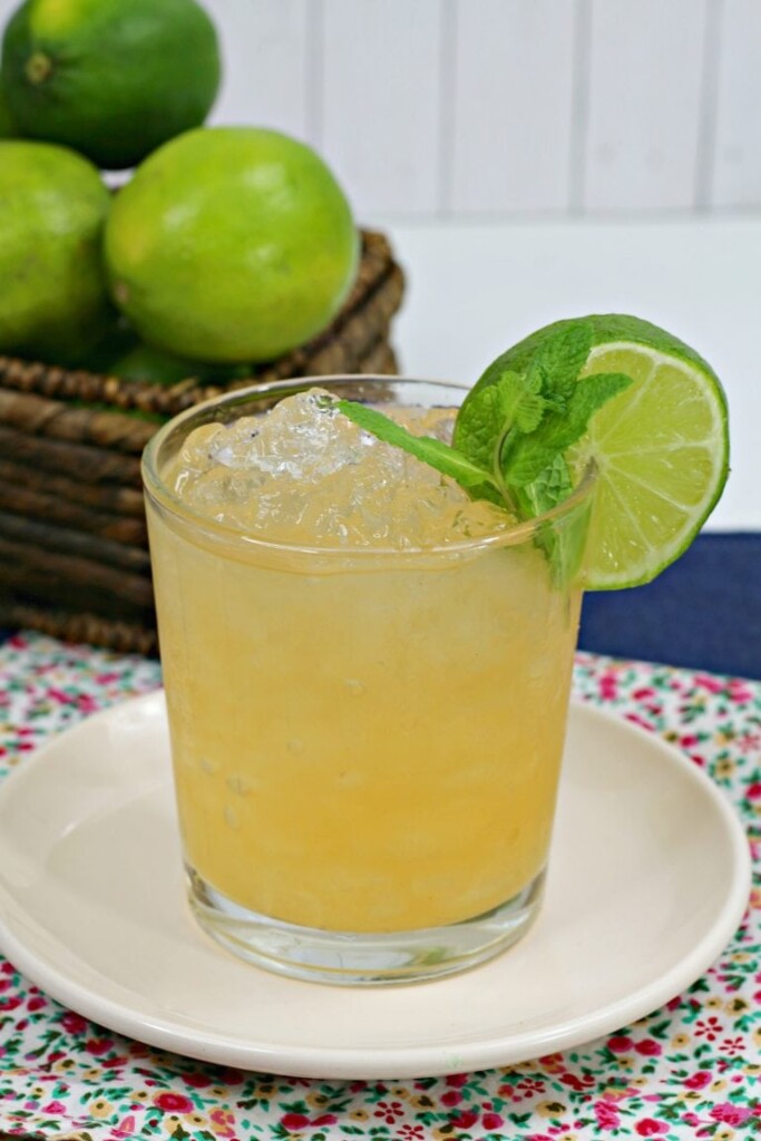 Rustic Cocktails: Embrace the Rustic Vibes with These Delicious and ...