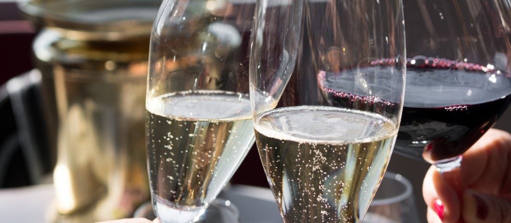 Best Alternative to Champagne| Non-acoholic Alternative to Champagne| What to Drink Instead of Champagne| #champagnealternatives #cocktails #wine #champagne