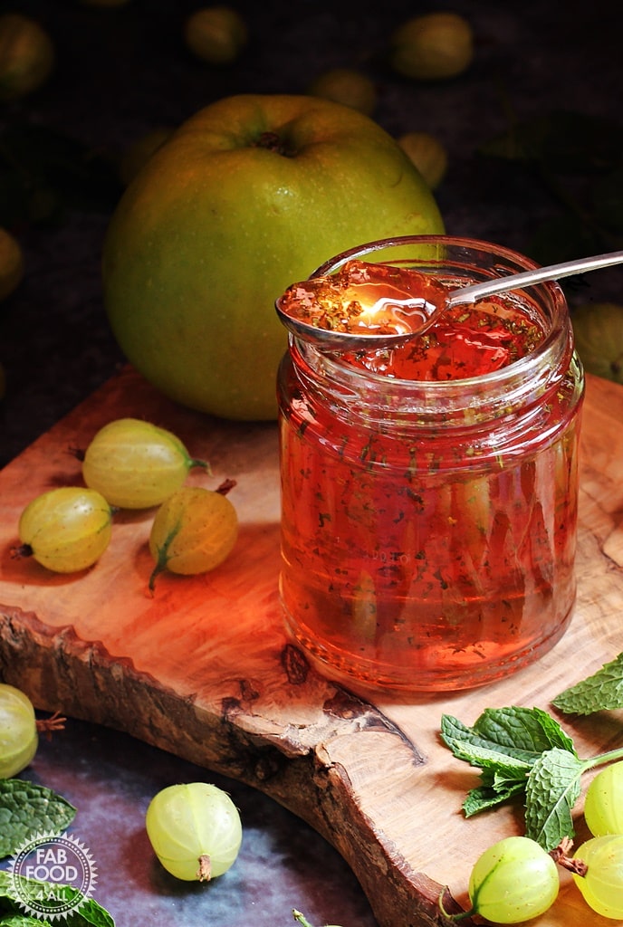 Gooseberry, Apple & Mint Jelly Recipe - Delicious Jelly Recipes For Your Cheese Board