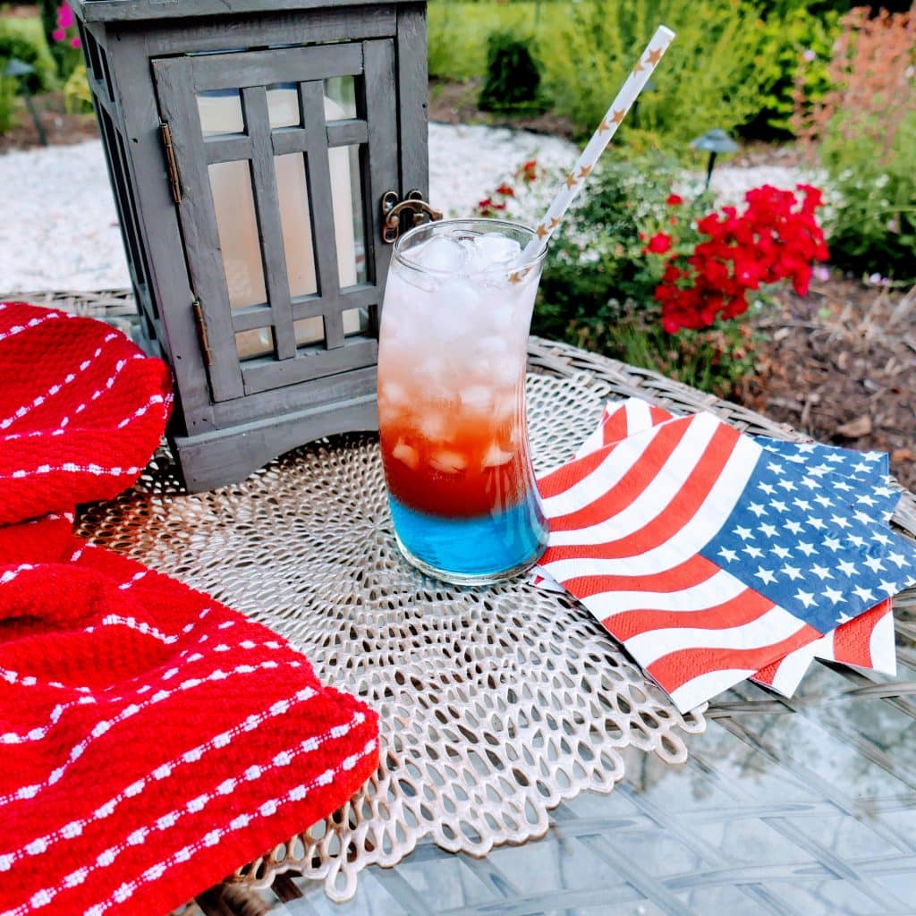 Patriotic Mocktail: Red, White & Blue Mocktail | Red White and Blue Drinks | Fourth of July Mocktails | 4th of July Drink | Mocktails for 4th of July | #4thofjuly #independenceday #patrioticdrink #mocktail