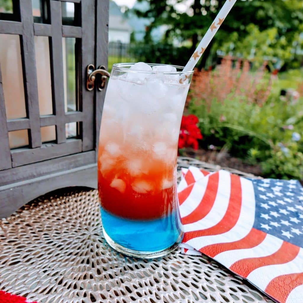 Patriotic Mocktail: Red, White & Blue Mocktail | Red White and Blue Drinks | Fourth of July Mocktails | 4th of July Drink | Mocktails for 4th of July | #4thofjuly #independenceday #patrioticdrink #mocktail