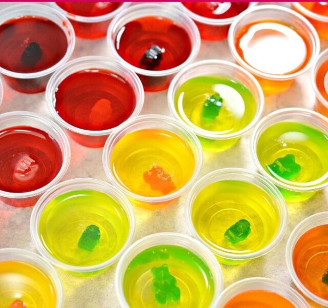 Spice Up Your Summer with These Amazing Pool & Beach Inspired Jello ...