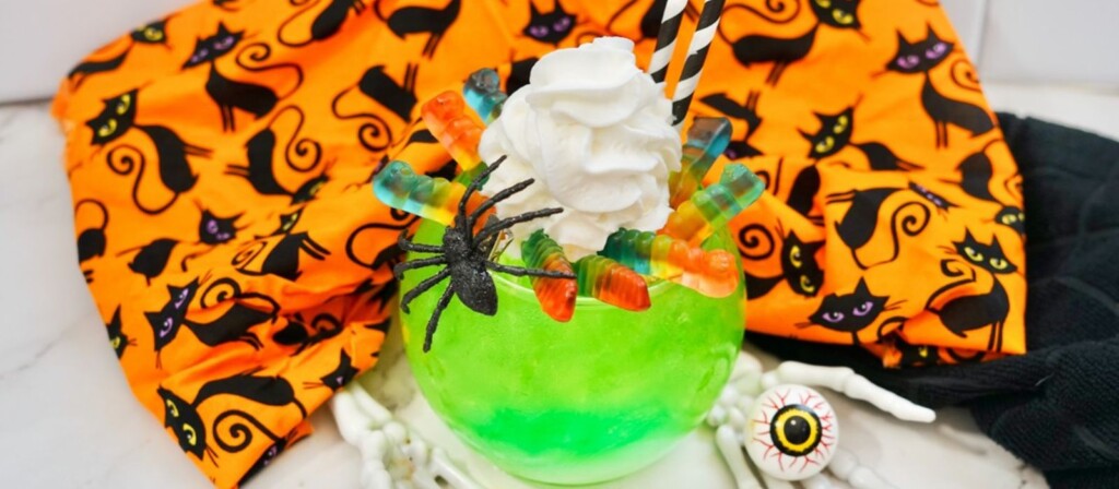 Spooky Sips: How to Make a Wiggly Worm Halloween Mocktail