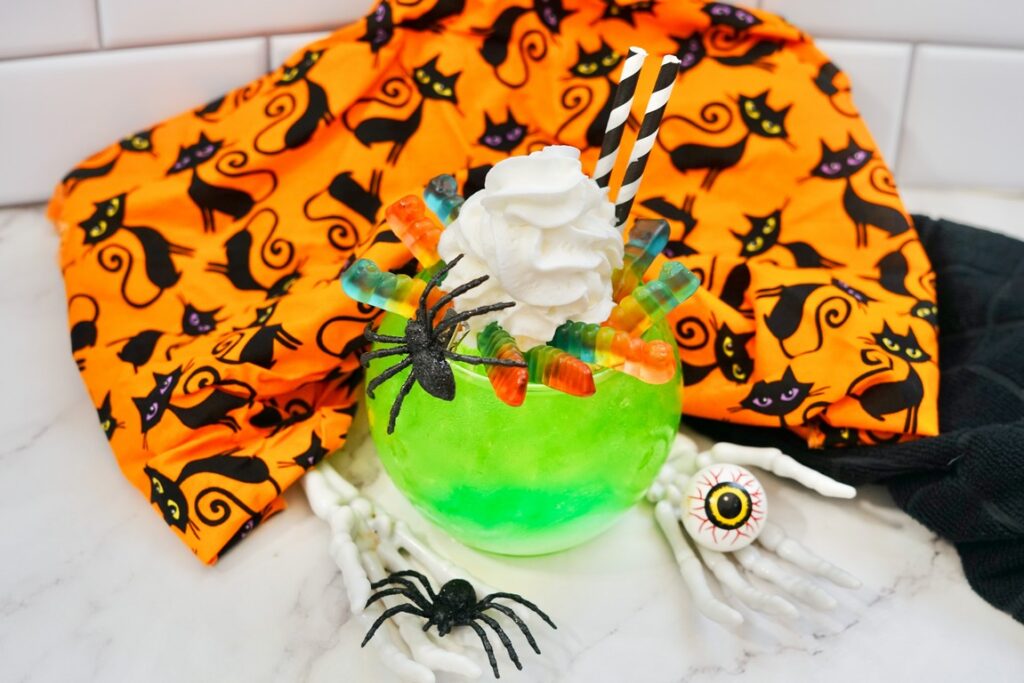 completed Wiggly Worm Halloween Mocktail