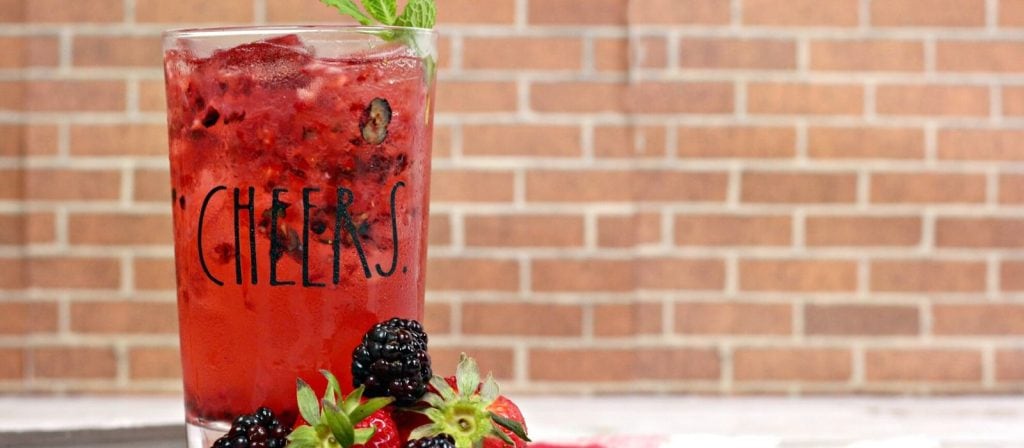 Triple Berry Cocktail | Best Summer cocktail | Cocktails for Summer | Berry Cocktail | Fruity Cocktail for Summer | Fruity Cocktails | #fruitycocktail #berrycocktail #cocktail #summer