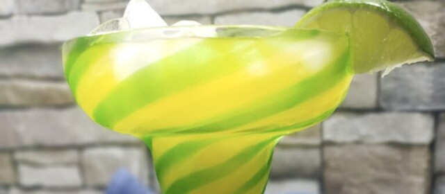 Kickin’ Mango Margarita | How to Make Your Own Margarita | How to Make a Hacienda Style Margarita | Mango Margarita | Best Mango Margarita Recipe | Mango Margarita Recipes | #mango #margarita #kickinmargarita #recipe #cocktail