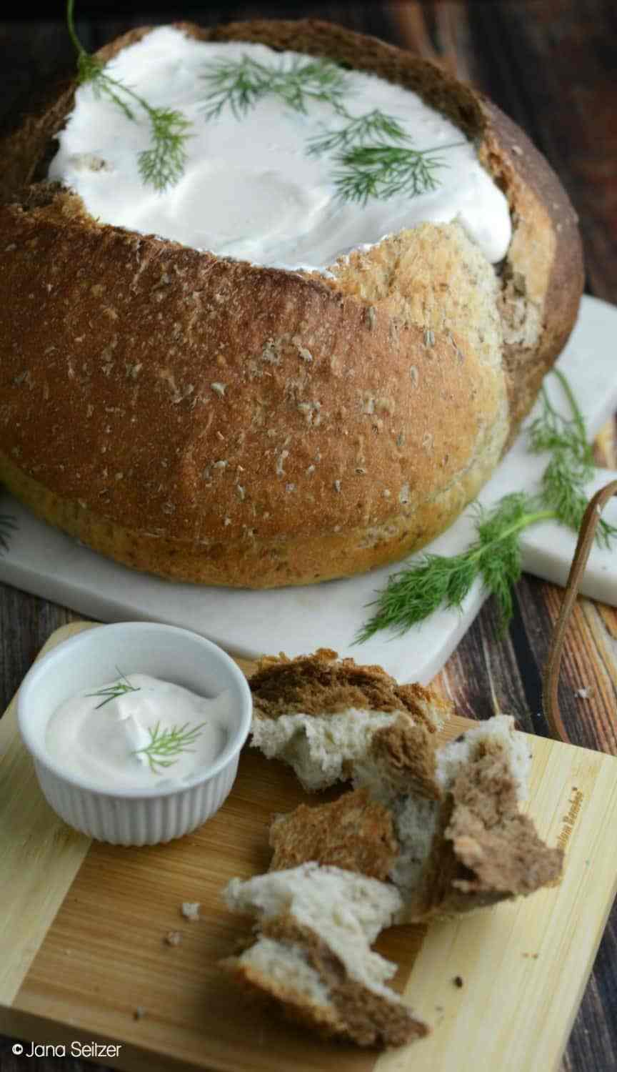 Dill Dip With Rye Bread