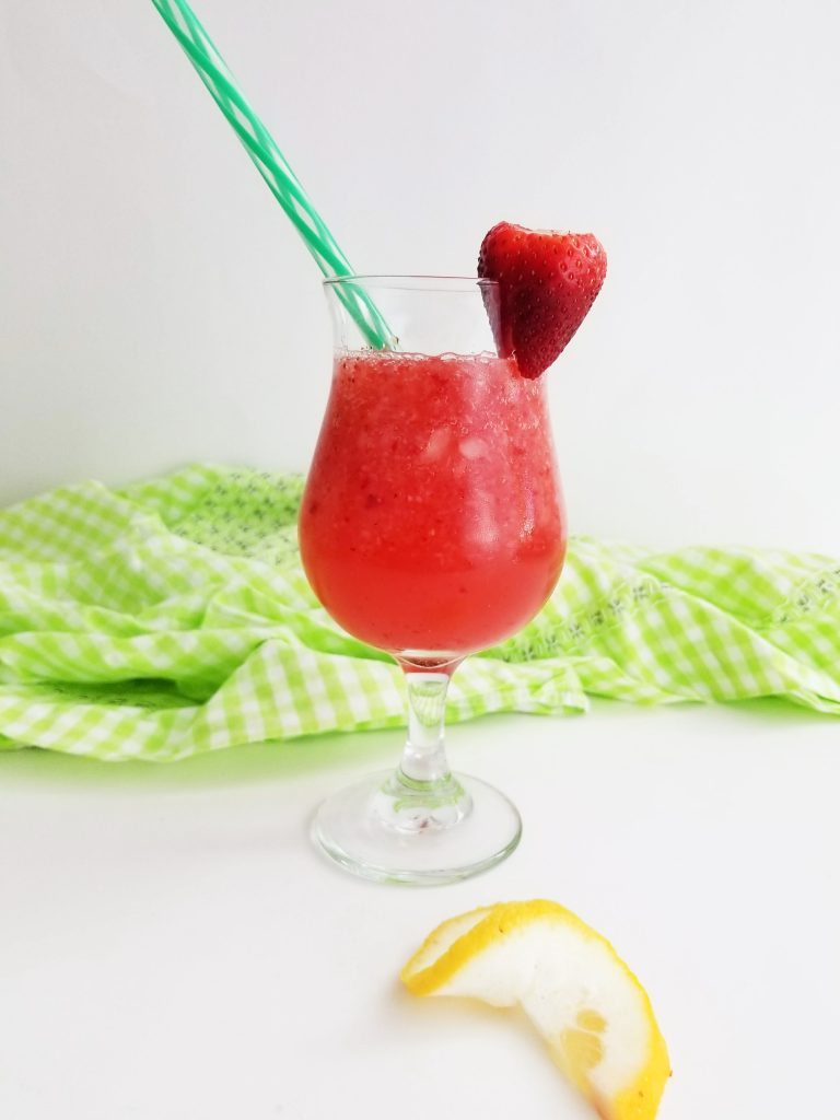 Frozen Spiked Berry Lemonade | Spiked Lemonade | Spiked Berry Lemonade Slushy | Summer Cocktails | Best Cocktail for Summer | Fruity Cocktail for Summer | #cocktail #summer #summercocktail #spikedlemonade #spikedpunch