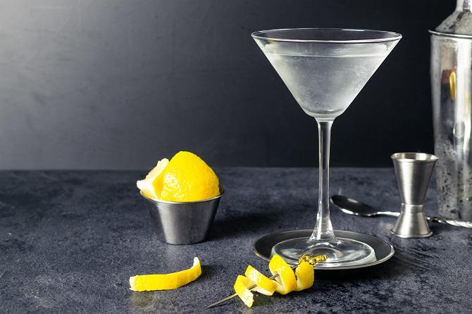 James Bond Vodka Martini| Iconic Cocktails from Movies