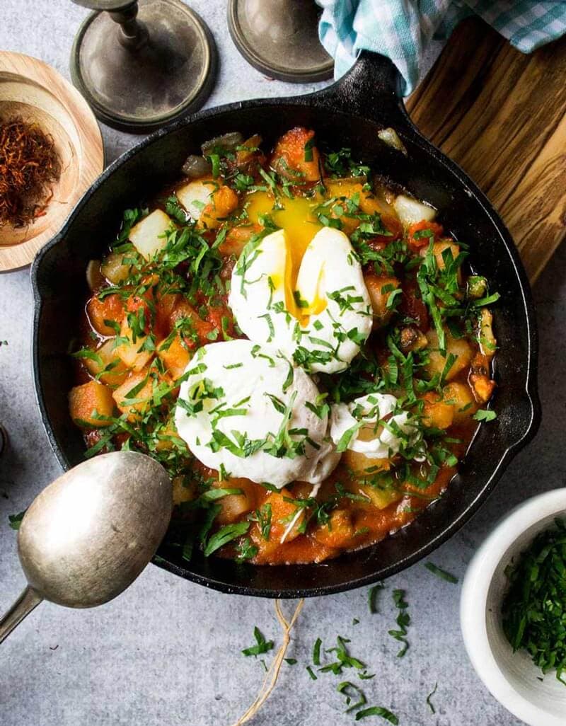 Tomato Based Dishes To Pair With Chianti - Tuscan Tomato and Egg Skillet